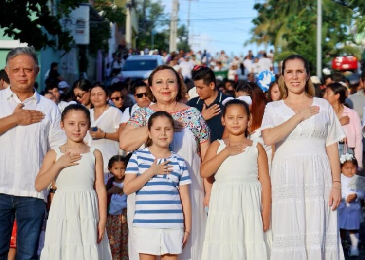 Atenea Gómez encabeza tradicional Desfile de las Naciones Unidas en Isla Mujeres