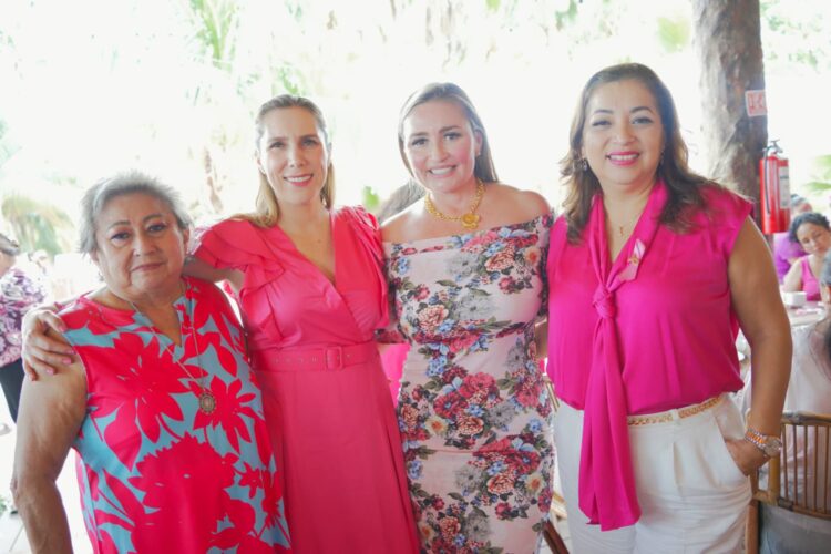 Isleñas se solidarizan a la lucha contra el cáncer de mama en el Desayuno del Tacón Rosa