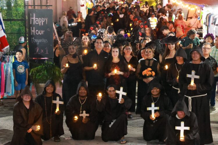 Inicia gobierno de Isla Mujeres festividades del Día de Muertos con La Callejoneada