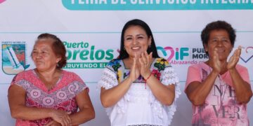 Blanca Merari pone en marcha la feria "Abrazando Corazones" en Leona Vicario