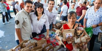 Encabezan Estefanía Mercado y Eugenio Segura jornada de bienestar animal en Playa del Carmen