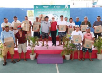 Entrega Atenea Gómez apoyos alimentarios del Programa ‘Familia Pescadora’