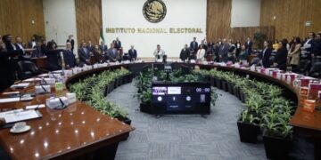 Claudia Sheinbaum pide al INE revisar costo de elecciones de jueces y magistrados