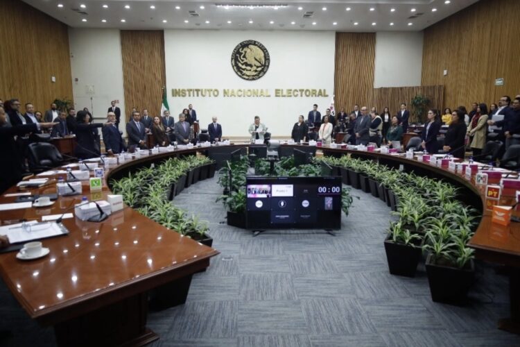 Claudia Sheinbaum pide al INE revisar costo de elecciones de jueces y magistrados