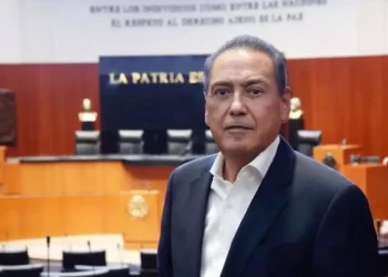 Manlio Fabio Beltrones se distancia del PRI