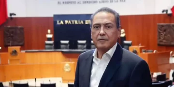 Manlio Fabio Beltrones se distancia del PRI