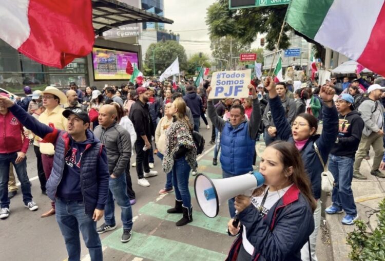 Juez federal ordena al INE y al Senado abstenerse de continuar elección judicial