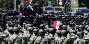 Fuerzas Armadas rinden honores plenos a Claudia Sheinbaum como Comandanta Suprema