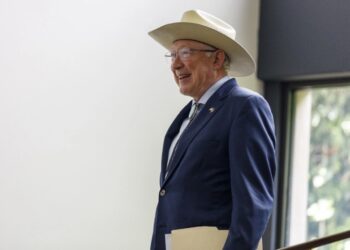 Habrá colaboración con respeto a las soberanías, señala Ken Salazar