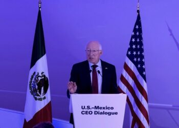 Diálogo entre Claudia Sheinbaum y empresarios de EE.UU. genera confianza, asegura Ken Salazar