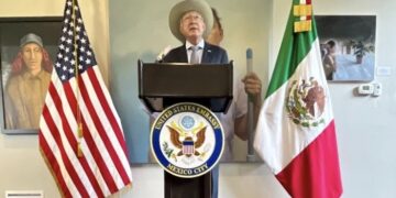 Ken Salazar manifiesta “gran compromiso” en relación con México