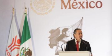 Trabajadores y empresarios rechazan que Infonavit tenga constructora