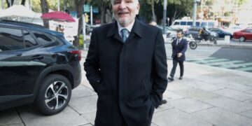 Reformas constitucionales no pueden ser objeto de amparo, señala Morena