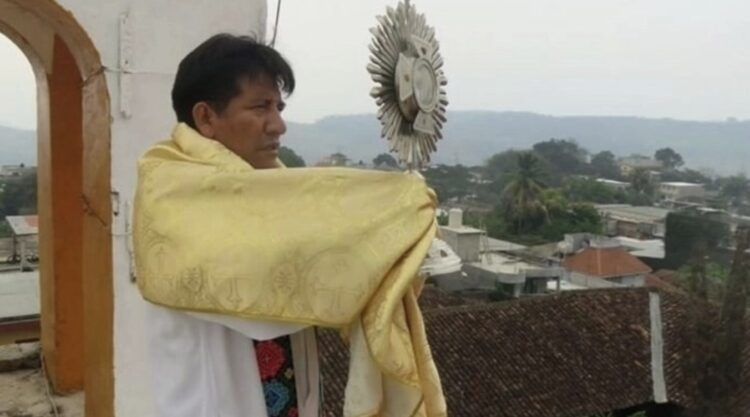 Condenan religiosos y asociaciones homicidio de Marcelo Pérez