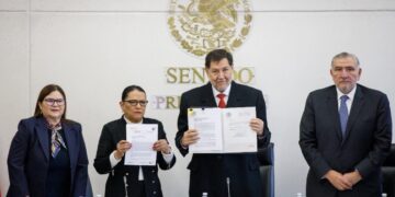 Secretaria de Gobernación entrega al Senado iniciativas para dar certeza a elección judicial