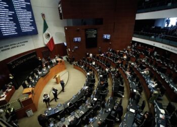 "Senado alista declaratoria" Avalan 17 congresos Supremacía Constitucional