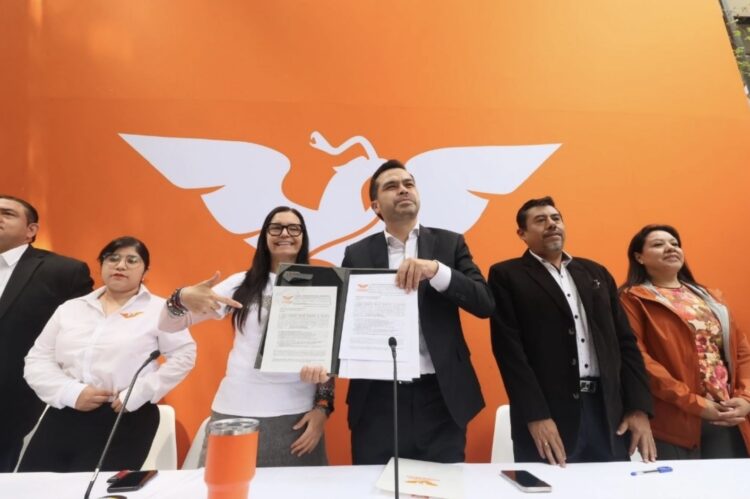 Álvarez Máynez se registra como aspirante para dirigir Movimiento Ciudadano