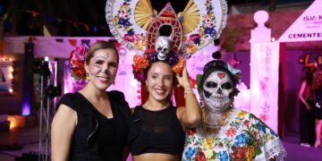 Incrementa Festival Luz y Vida ‘Entre vivos y Muertos’ afluencia de visitantes en Isla Mujeres