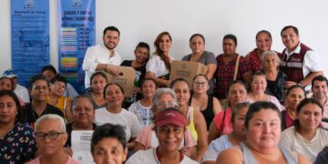 Mara Lezama visita centro de distribución "Comemos Tod@s"