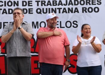 Celebran carrera de meseros en Puerto Morelos