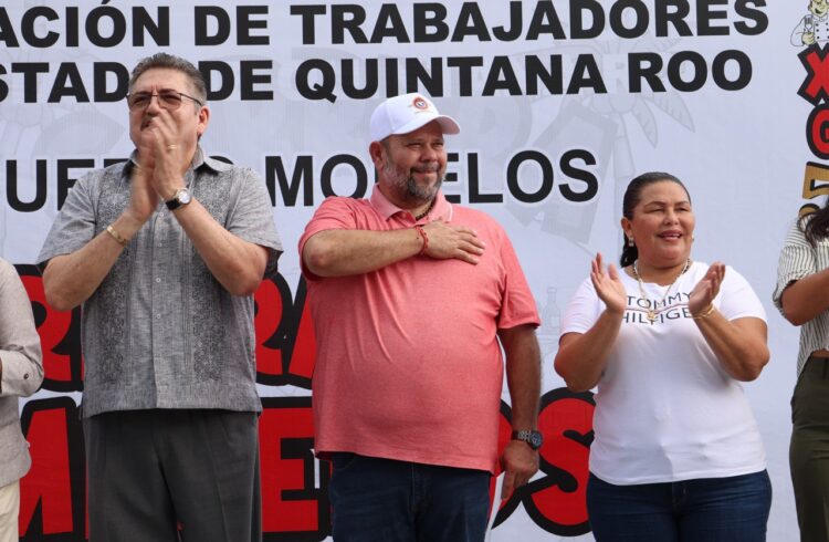 Celebran carrera de meseros en Puerto Morelos