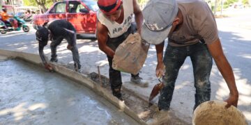 Arranca Gobierno Municipal obra para reconstruir guarniciones y banquetas en Isla Mujeres
