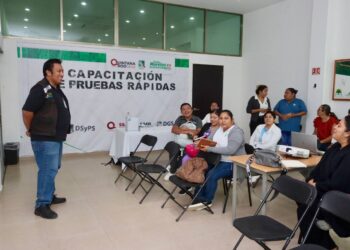 Capacitan a promotores de la salud en Puerto Morelos