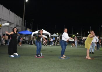 Exitosa noche de estrellas en Bachilleres Puerto Morelos