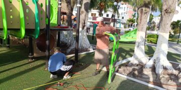 Para evitar riesgos a niñas y niños, retiran módulo de juegos infantiles del Parque Fundadores de Puerto Morelos