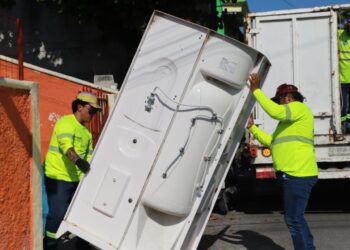 Refuerza Gobierno de Isla Mujeres limpieza urbana con Programa Permanente de Descacharrización