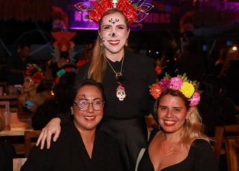 Realiza DIF Isla Mujeres Noche de Catrinas en beneficio de cirugías de cataratas