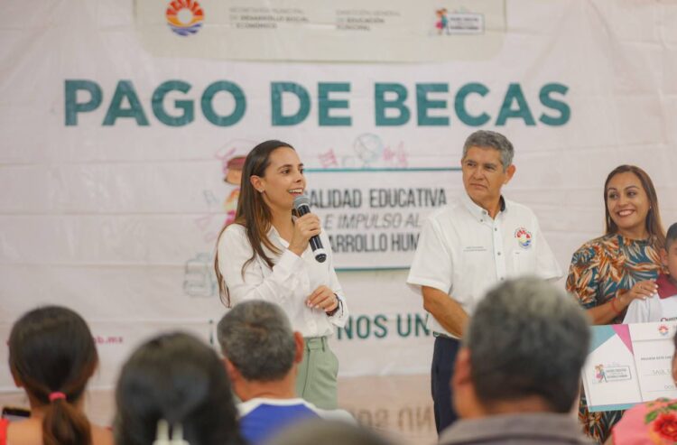 Aprobamos padrón de beneficiarios para becas del ciclo escolar 2024-2025: Ana Paty Peralta