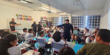 Imparten pláticas contra la trata en escuelas de Puerto Morelos