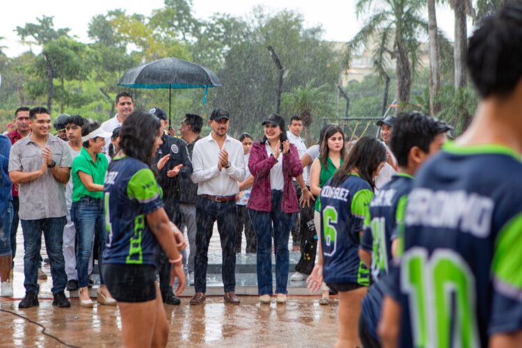 Desfilan miles de solidarenses para conmemorar el 114 aniversario del inicio de la Revolución Mexicana