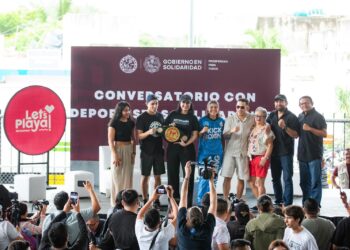 Con presencia de "Lazy Boy", Estefanía Mercado reafirma compromiso con deportistas de Playa del Carmen