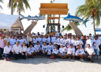 Fortalece Atenea Gómez limpieza de playas en Isla Mujeres con nueva maquinaria y equipo para ZOFEMAT