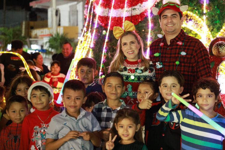 Fomenta Atenea Gómez el espíritu navideño en Isla Mujeres con el tradicional encendido navideño