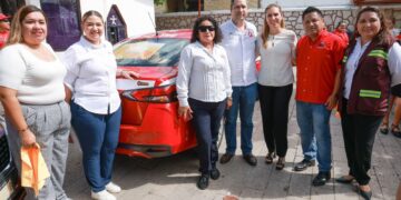 Impulsa Atenea Gómez Ricalde campaña “Unidos contra la Violencia” en el transporte público