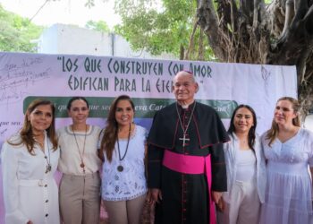 Dan inicio a Nueva Catedral de Cancún, Mara Lezama y Monseñor Pedro Pablo Elizondo para fortalecer turismo religioso