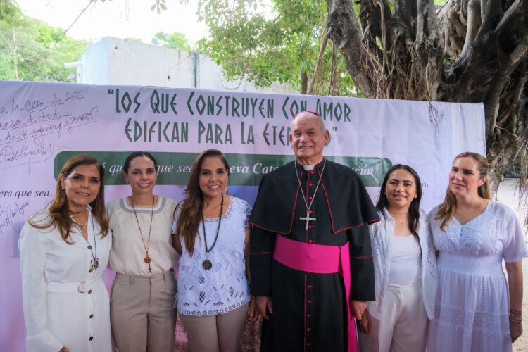 Dan inicio a Nueva Catedral de Cancún, Mara Lezama y Monseñor Pedro Pablo Elizondo para fortalecer turismo religioso