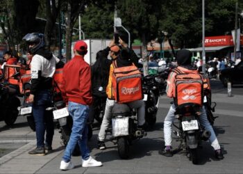 Piden personas pensionadas aclarar reforma para trabajo en plataformas digitales