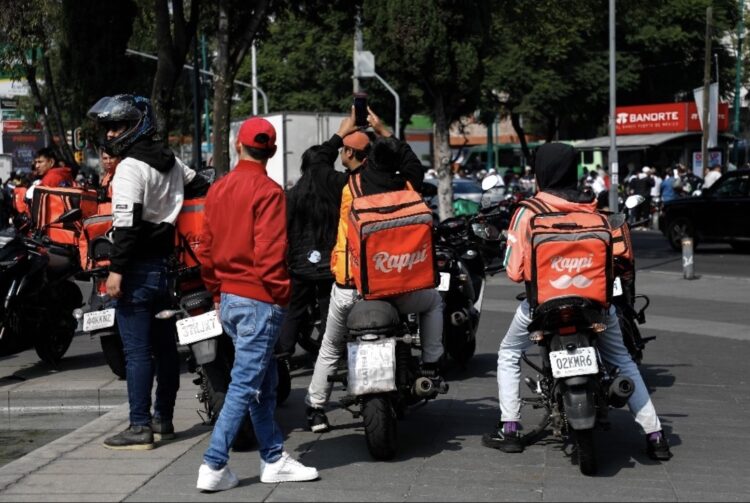 Piden personas pensionadas aclarar reforma para trabajo en plataformas digitales