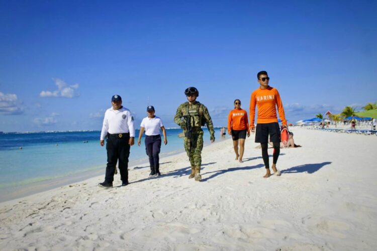 Refuerzan en Isla Mujeres vigilancia en playas y sitios turísticos en esta temporada decembrina