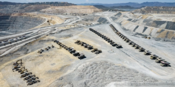 Cuestiona Sheinbaum operación de mineras canadienses en México