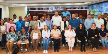 Capacitan a prestadores de servicios turísticos de Isla Mujeres