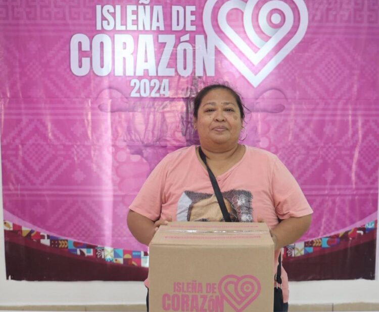 Entrega Gobierno Municipal apoyos alimentarios del programa “Isleña de Corazón”