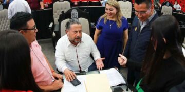 Aprueban reforma que fortalece protección a personas policías