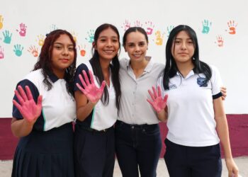 Ana Paty Peralta trabaja todos los días por un mejor futuro para las y los jóvenes cancunenses