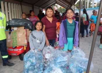 Promueve Atenea Gómez cultura del reciclaje a través de la “Tiendita Ecológica” en Isla Mujeres