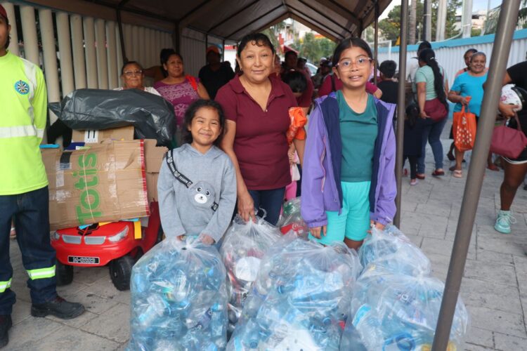 Promueve Atenea Gómez cultura del reciclaje a través de la “Tiendita Ecológica” en Isla Mujeres